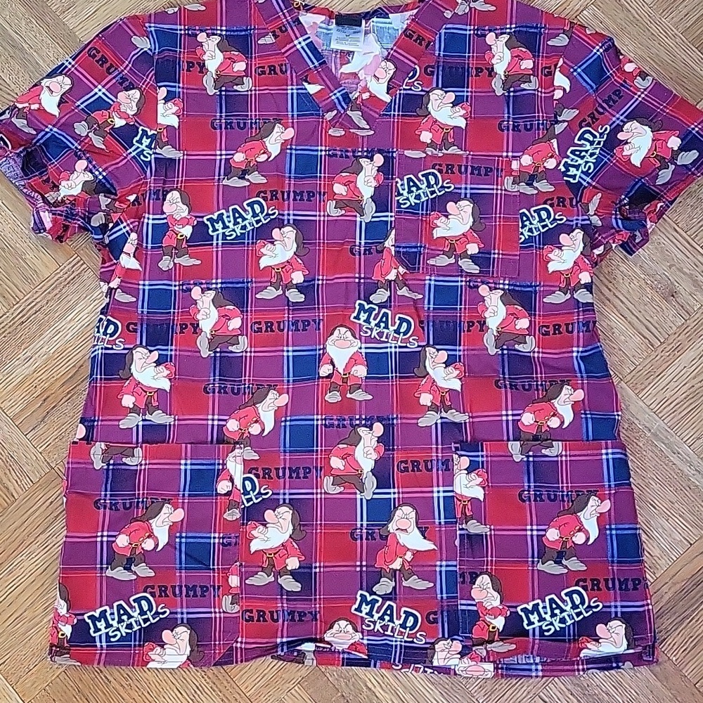 Disney Plaid Short Sleeve Scrub Top Featuring Grumpy Size Medium